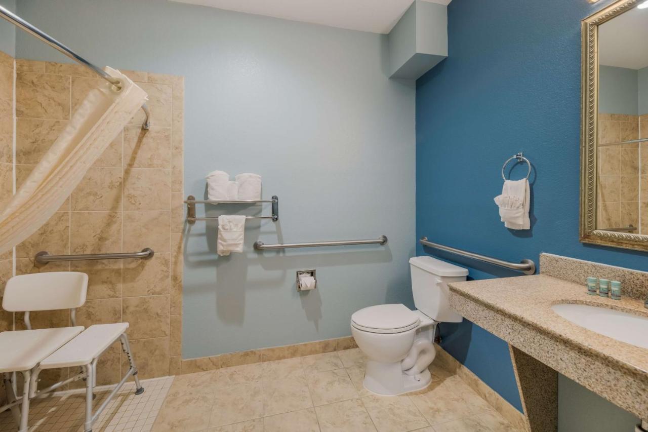 Best Western South Plains Inn&suites Hotel 3*
